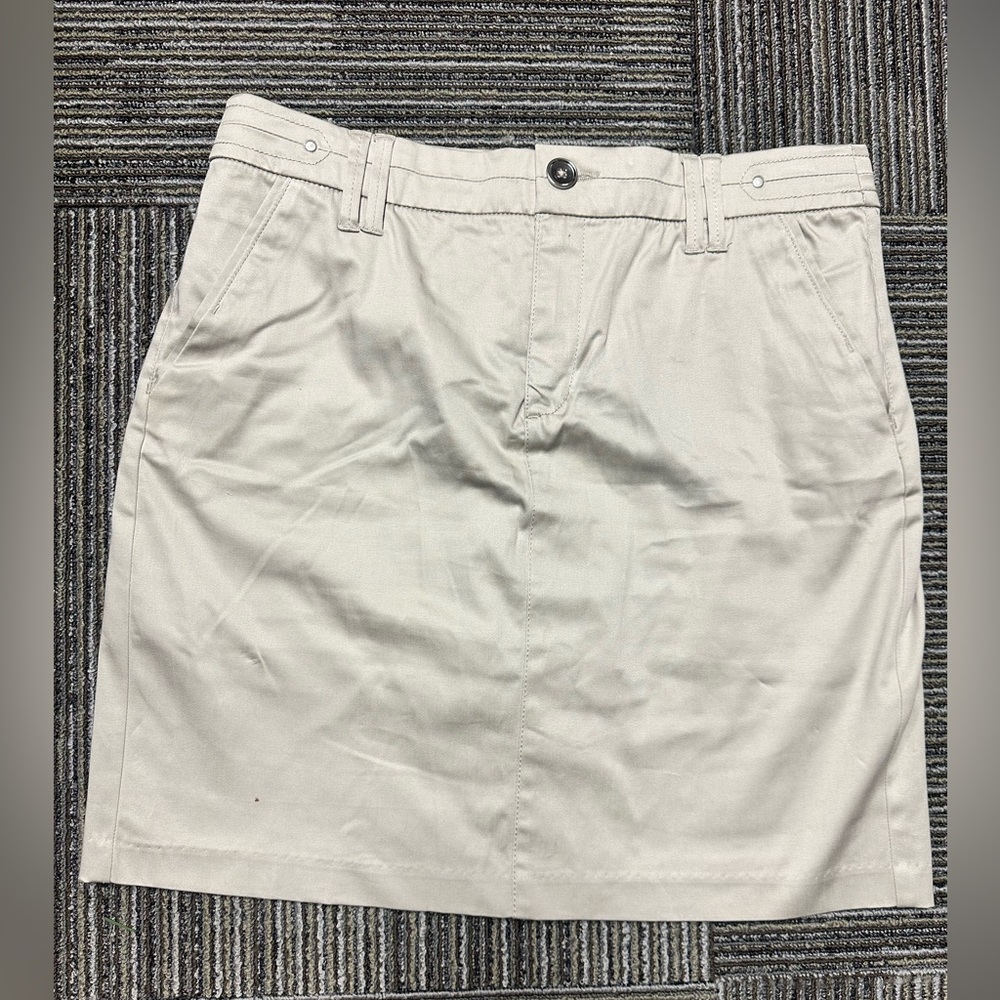 Ladies size 10 SKORT by INTRO with elastic comfort Waste beige